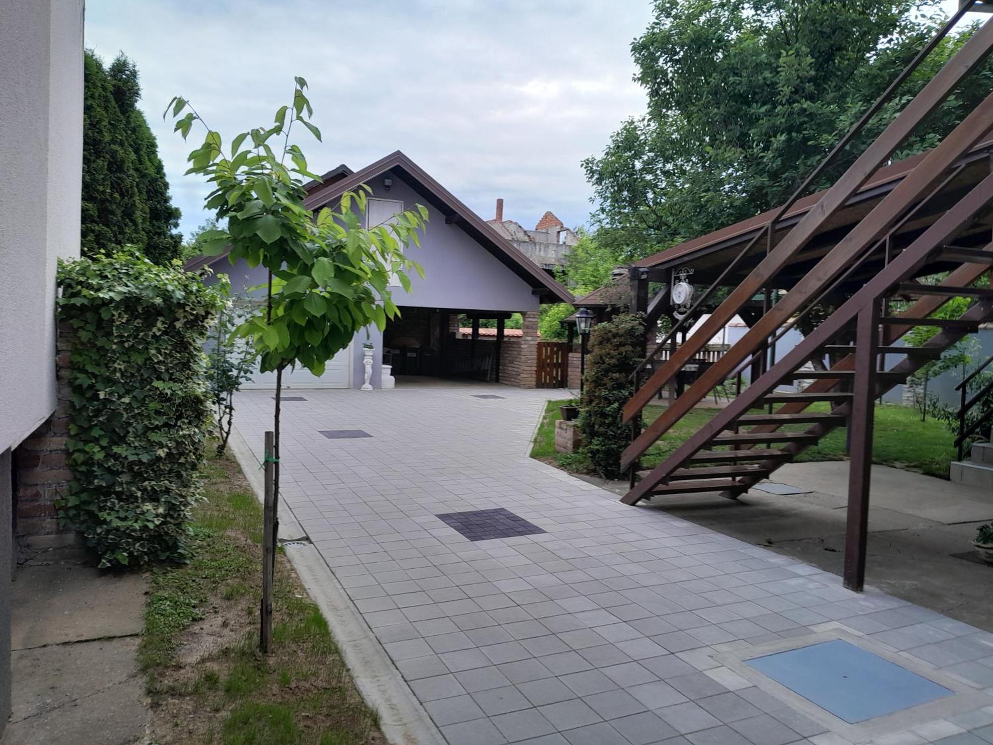 Apartman Kod Dide I Bake Vukovar Εξωτερικό φωτογραφία